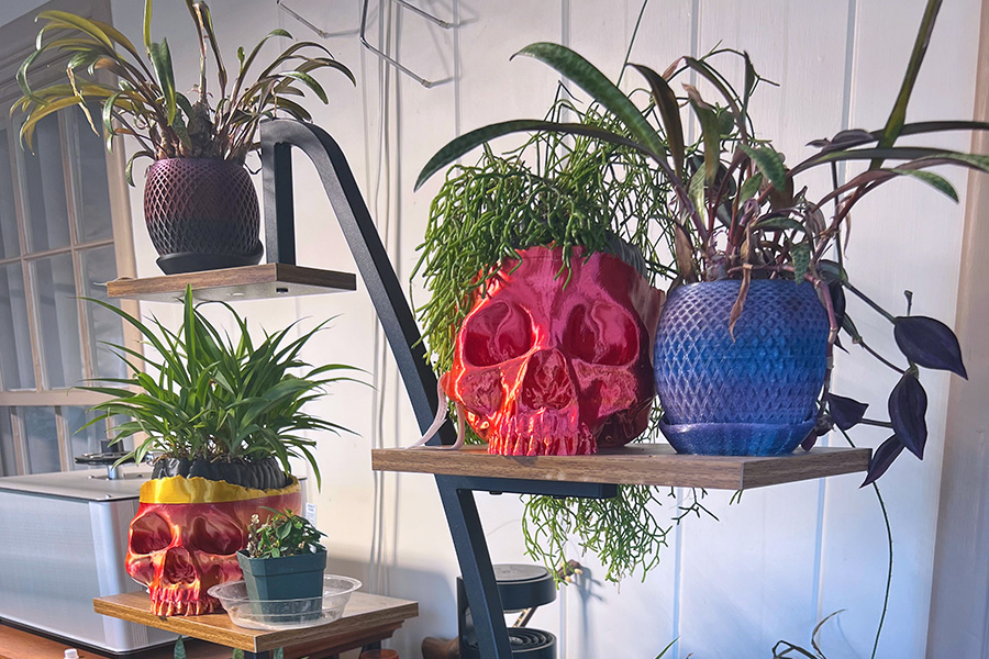 ceramic planters shaped like skulls