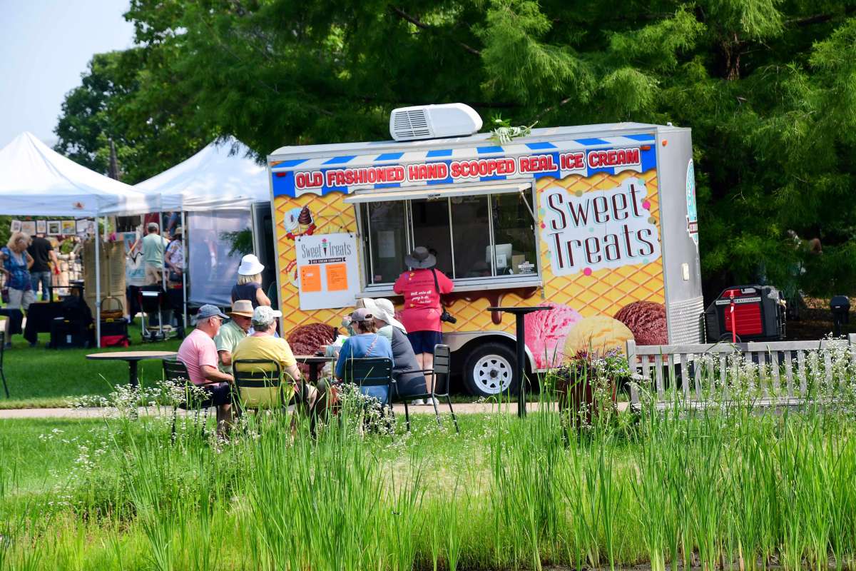 Food truck at Garden Art Fair